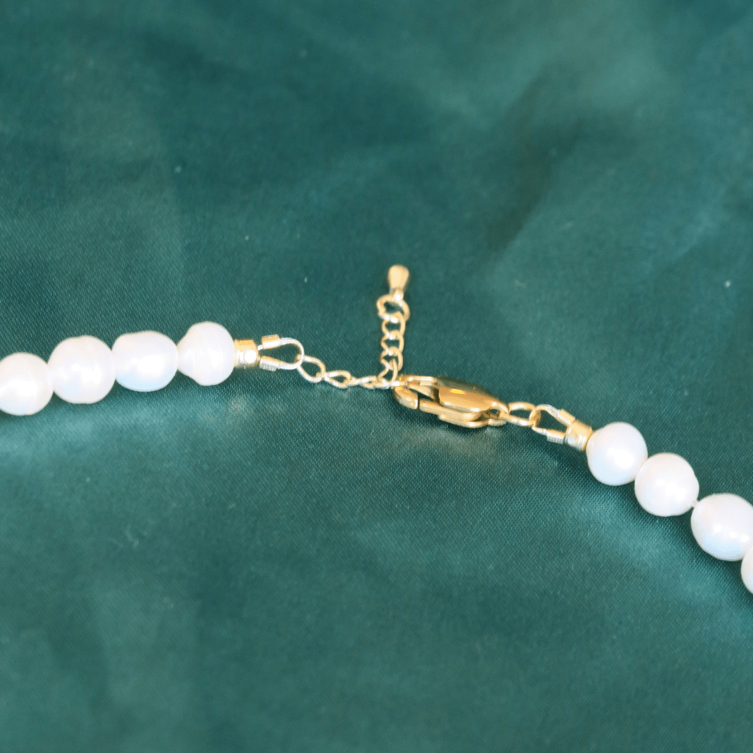 Colier, Night Out - Totty